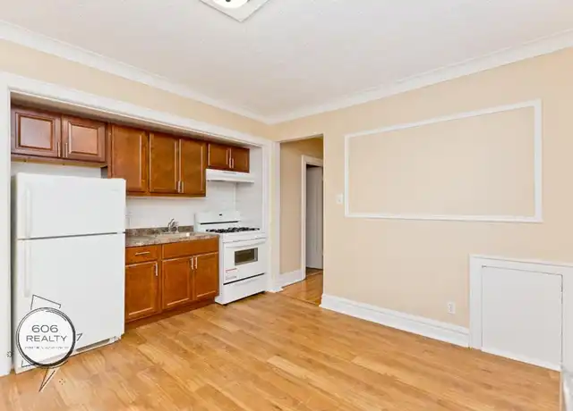 Property at 2247 Gunderson Ave Unit 2249-04, Berwyn, IL, 60402, 2 beds, 1 bath, [object Object]