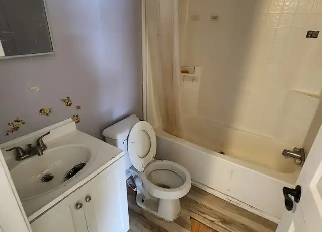 Property at 3407 W Mount Hope Ave Unit B21, Lansing, MI, 48911, 3 beds, 1 bath, [object Object]