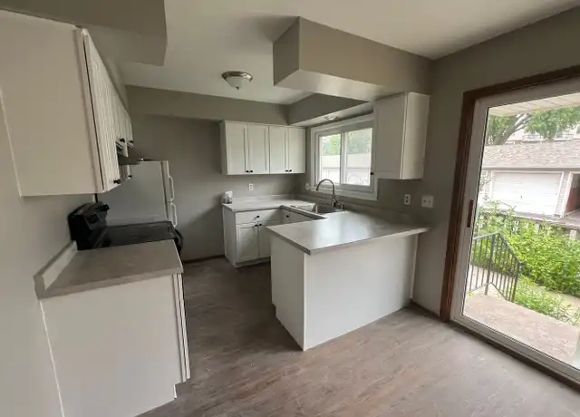 Property at 9202 Medicine Lake Rd, Golden Valley, MN, 55427, 2 beds, 2 baths, [object Object]