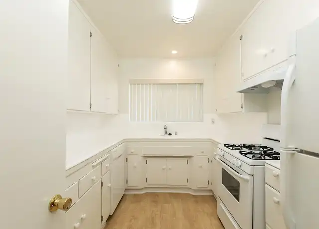 Property at Sunset Laurel Towers - 1606 N Laurel Ave, Los Angeles, CA, 90046, 1-2 bed, 1-2 bath, [object Object]