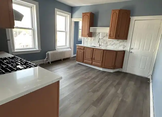 Property at 1573 Park Ave Unit 3, Bridgeport, CT, 06604, 3 beds, 1 bath, [object Object]