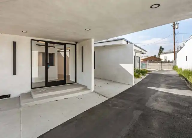 Property at 8809 Sunland Blvd, Sun Valley, CA, 91352, 4 beds, 1 bath, [object Object]