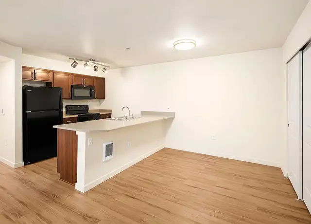 Photo of 4798 Auburn Way N, Auburn, WA 98002