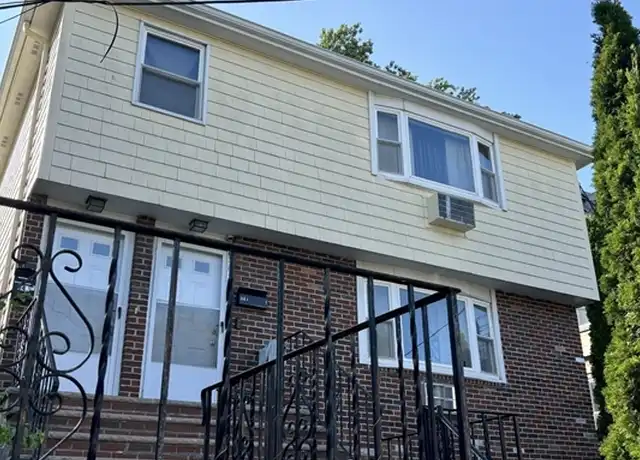 Property at 34A-34B Olcott St, Watertown, MA, 02472, 4 beds, 1.5 baths, [object Object]