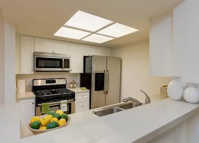 Property at Metro Art West Hollywood - 910 N Martel Ave, Los Angeles, CA, 90046, 2 beds, 2 baths, [object Object]