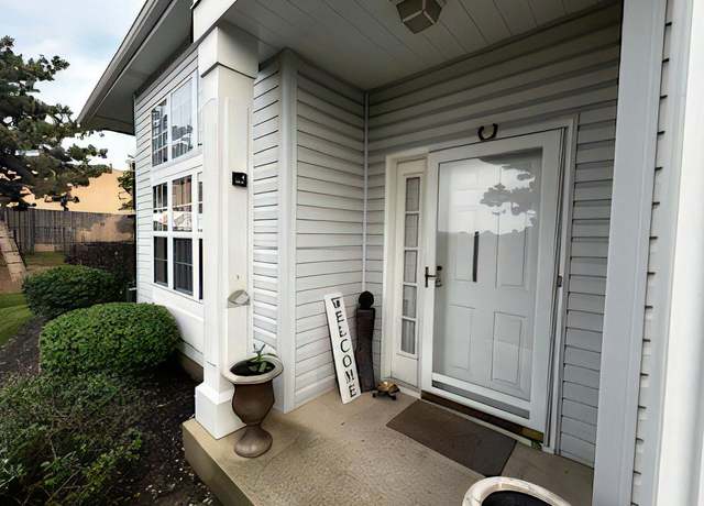 Photo of 112 S Barton Trl #112, Batavia, IL 60510