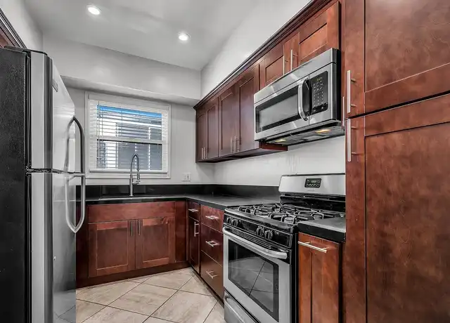 Property at 316 S Rexford Dr, Beverly Hills, CA, 90212, 1 bed, 1 bath, [object Object]