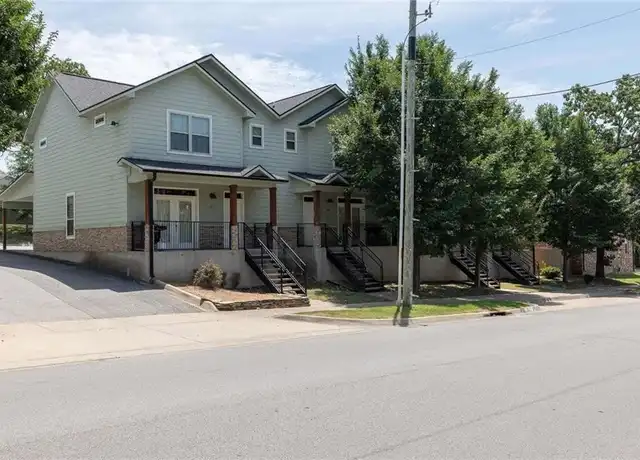 Property at 438 S Sang Ave, Fayetteville, AR, 72701, 3 beds, 2.5 baths, [object Object]