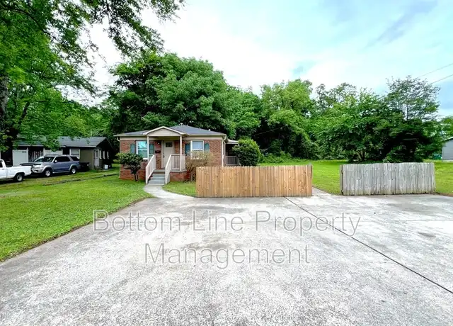 Property at 4030 Bearwood Ave Unit 1, Charlotte, NC, 28205, 2 beds, 1 bath, [object Object]