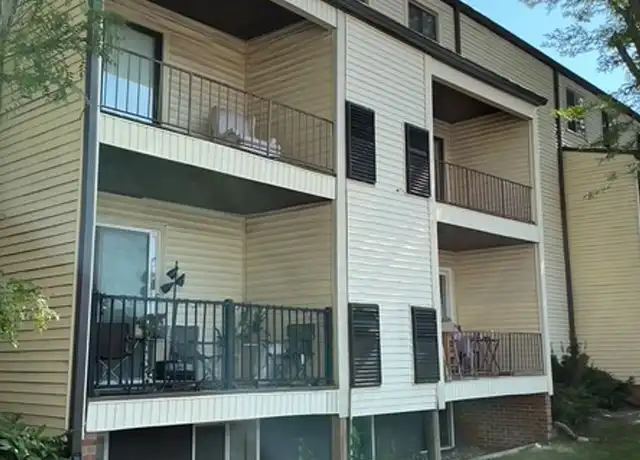 Property at 3119 W Willow Knolls Dr Unit 33B, Peoria, IL, 61614, 2 beds, 1.5 baths, [object Object]