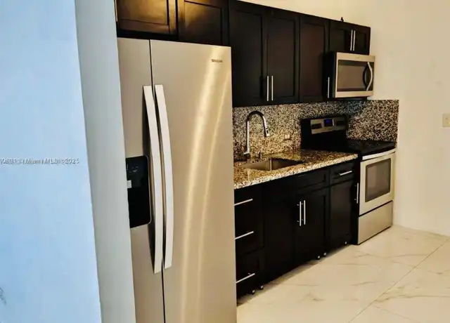Property at 1220 E 10th Ave, Hialeah, FL, 33010, 2 beds, 1 bath, [object Object]