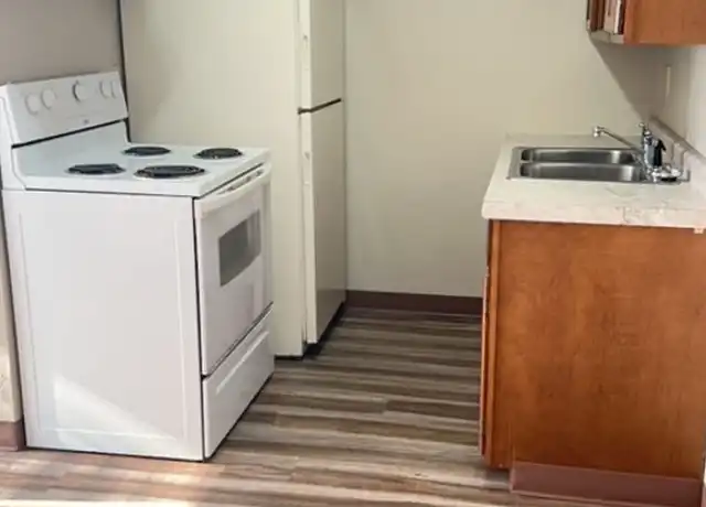 Property at 1200 Meadowview Dr, Marion, IA, 52302, 1 bed, 1 bath, [object Object]
