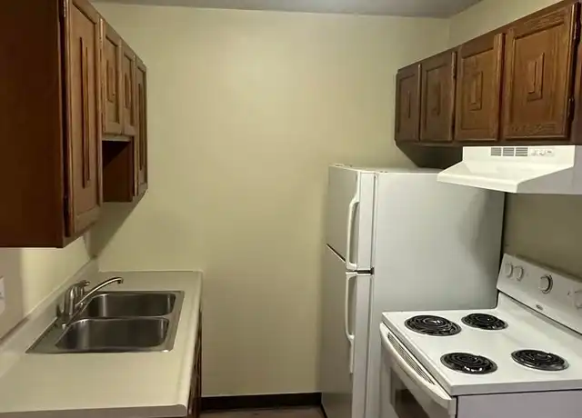 Property at 1200 Meadowview Dr, Marion, IA, 52302, 1-2 bed, 1 bath, [object Object]