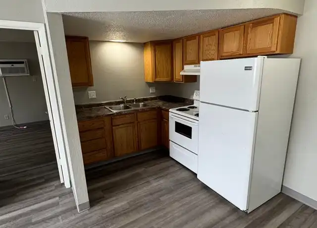 Property at 1200 Meadowview Dr, Marion, IA, 52302, 1-2 bed, 1 bath, [object Object]