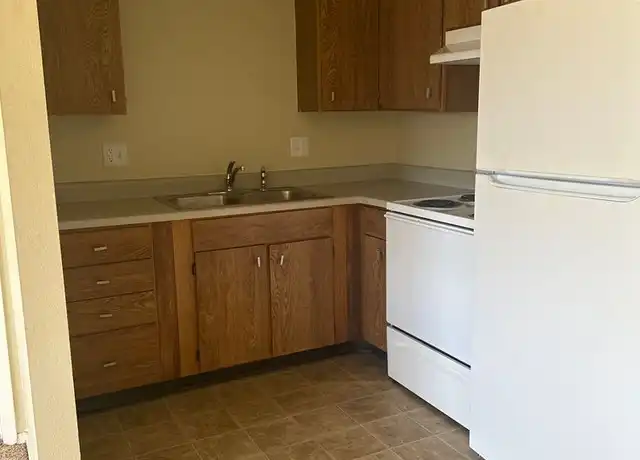 Property at 1200 Meadowview Dr, Marion, IA, 52302, 1-2 bed, 1 bath, [object Object]