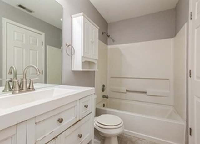 Photo of 3402 Blue Ridge Dr, Carpentersville, IL 60110