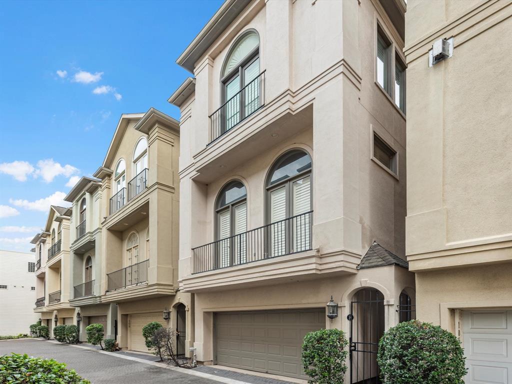 107 DENNIS ST, HOUSTON, TX 77006 | Redfin