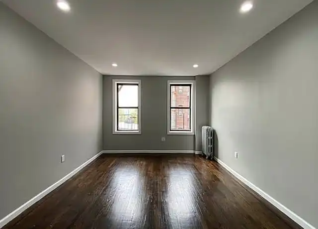 Property at 1030 Woodcrest Ave Unit 3A, Riverhead, NY, 11901, 3 beds, 1 bath, [object Object]