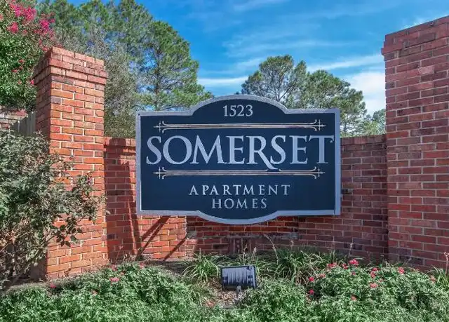 Property at 1523 E County Line Rd, Jackson, MS, 39211, 1 bed, 1 bath, [object Object]