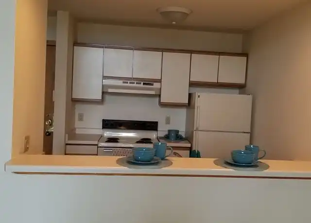 Property at 1617 Troy Dr, Madison, WI, 53704, 1 bed, 1 bath, [object Object]