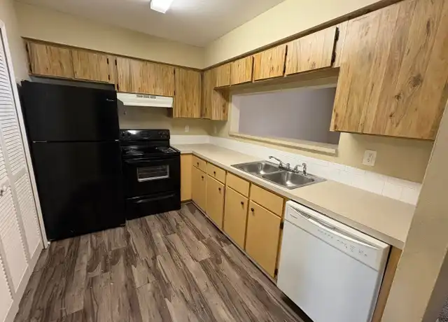 Property at 305 W Grant St Unit C4, Plant City, FL, 33563, 3 beds, 2 baths, [object Object]