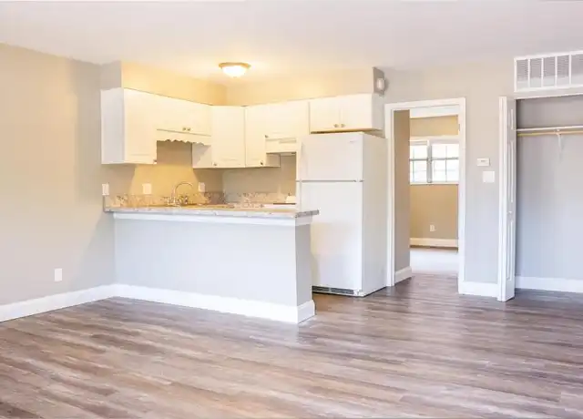 Property at 2425 N Park Dr Unit P, Henderson, KY, 42420, 1 bed, 1 bath, [object Object]