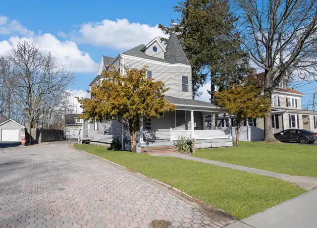 Property at 73 Baker St Unit 2, Patchogue, NY, 11772, 1 bed, 1 bath, [object Object]