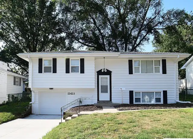 Property at 12423 Arbor St, Omaha, NE, 68144, 3 beds, 1.5 baths, [object Object]