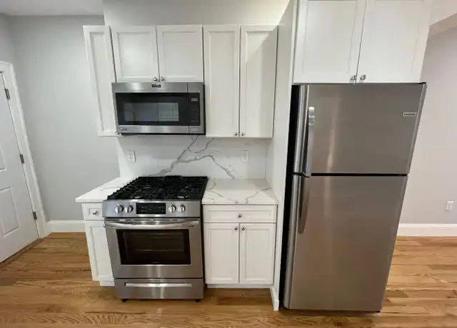 Property at 370 Oxford St, Somerville, MA, 02143, 2 beds, 1 bath, [object Object]