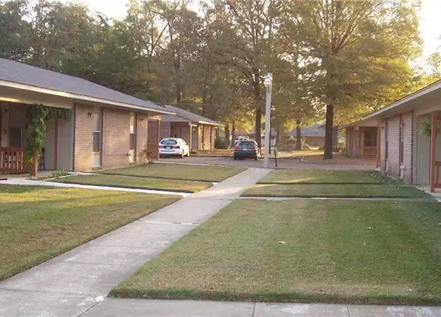 Property at 303 Avenue E, Hooks, TX, 75561, 1 bed, 1 bath, [object Object]