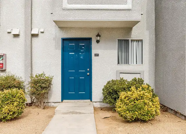 Photo of 2 Eaglefall Ave, CA 93536