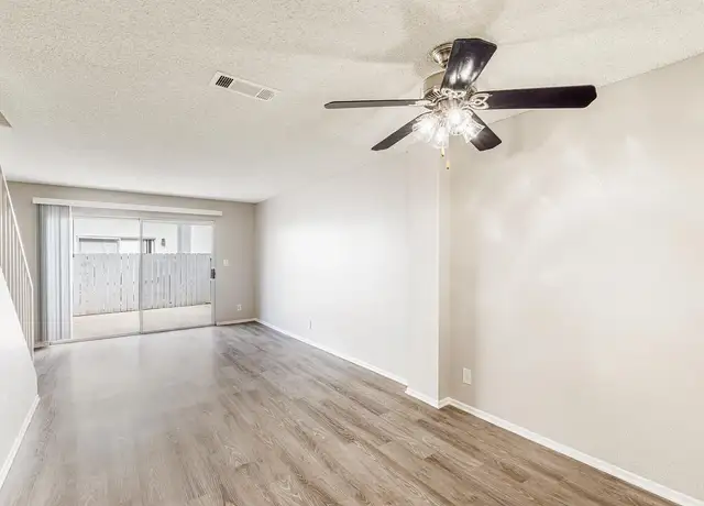 Photo of 2 Eaglefall Ave, CA 93536
