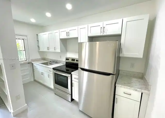 Property at 550 SW 10th St Unit 6, Miami, FL, 33130, 1 bed, 1 bath, [object Object]