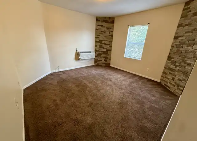 Property at 617 15th St Unit 3, Huntington, WV, 25701, 3 beds, 1 bath, [object Object]
