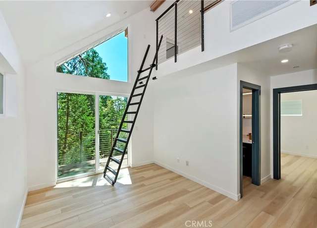 Photo of 441 Oriole Dr Unit 2, Twin Peaks, CA 92391