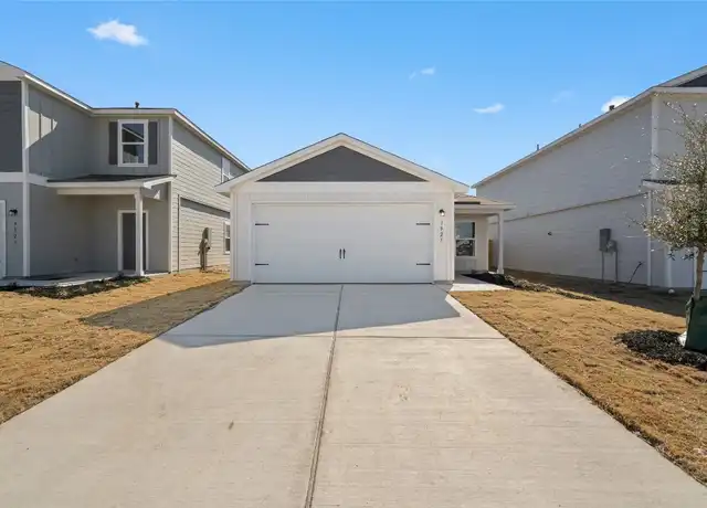 Property at 3927 Trail de Paris, New Braunfels, TX, 78132, 3 beds, 2 baths, [object Object]