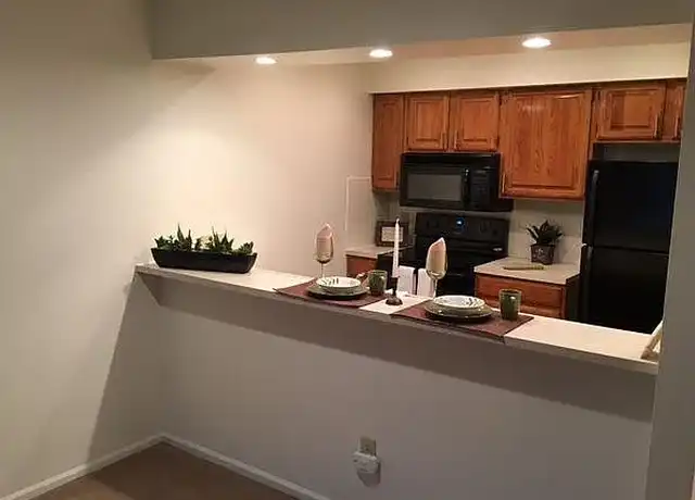 Property at The Wellington House - 4312 N Holland Sylvania Rd, Toledo, OH, 43623, 1-2 bed, 1-2 bath, [object Object]