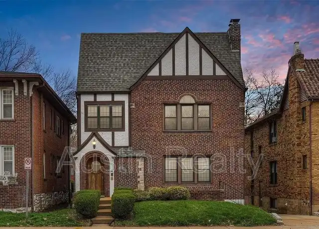 Property at 404 S Hanley Rd Unit 2S, Saint Louis, MO, 63105, 3 beds, 2.5 baths, [object Object]
