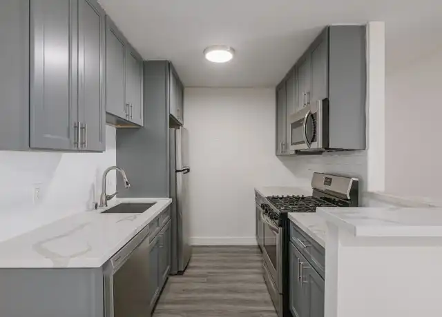 Property at 6941 Hazeltine Ave Unit 6943-12, Van Nuys, CA, 91405, 1 bed, 1 bath, [object Object]