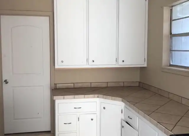 Property at 614 N Elkhart Ave Unit A, Lubbock, TX, 79416, 3 beds, 2 baths, [object Object]