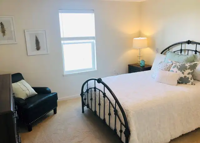 Property at Simmons Crossing Senior Apartments - 27480 Simmons Rd, Rossford, OH, 43551, 2 beds, 1 bath, [object Object]