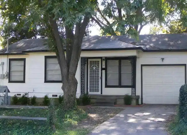 Property at 101 W McCoulskey St, Terrell, TX, 75160, 3 beds, 1 bath, [object Object]