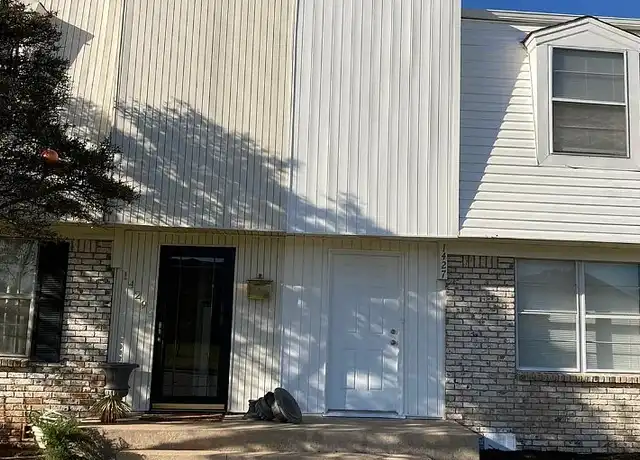 Property at 1427 Northglen St, Ardmore, OK, 73401, 2 beds, 2 baths, [object Object]