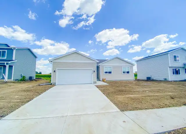 Property at 1013 Warren St, De Soto, IA, 50069, 4 beds, 3 baths, [object Object]
