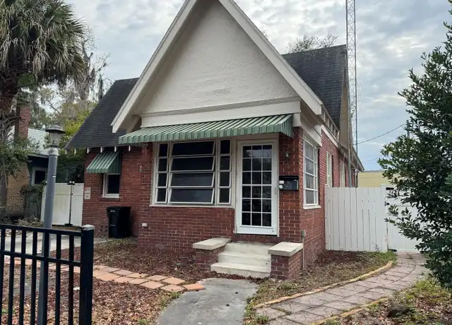 Property at 17 NW 7th Ter, Gainesville, FL, 32601, 3 beds, 2 baths, [object Object]