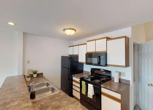 Property at Muirfield Apartments - 2105 Muir Field Rd, Madison, WI, 53719, 1-2 bed, 1 bath, [object Object]