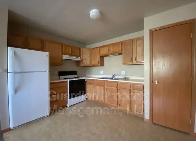 Property at 1001 N Buchanan St Unit 4, Maryville, MO, 64468, 2 beds, 1 bath, [object Object]
