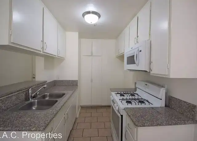 Property at 11505 Riverside Dr, North Hollywood, CA, 91602, 1-2 bed, 1-2 bath, [object Object]