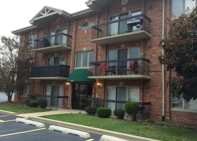 Property at 5627 107th St Unit 3C, Chicago Ridge, IL, 60415, 2 beds, 2 baths, [object Object]