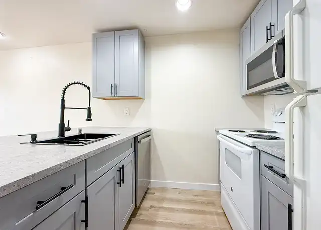 Property at Stone Court Apartments - 1151 N 94th St, Seattle, WA, 98103, 1 bed, 1 bath, [object Object]